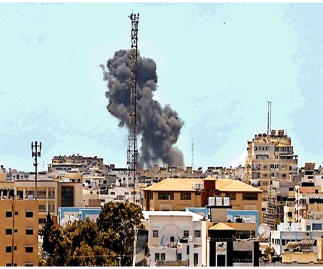 गाजा शहर में हमास के ठिकानों पर इजरायल का सैन्य हमला। प्रेट