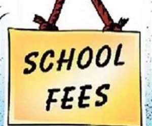 अभिभावक एकता समिति ने मांग की है कि कफर्यू के दौरान की स्&zwj;कूलों में फीस माफ की जाए।