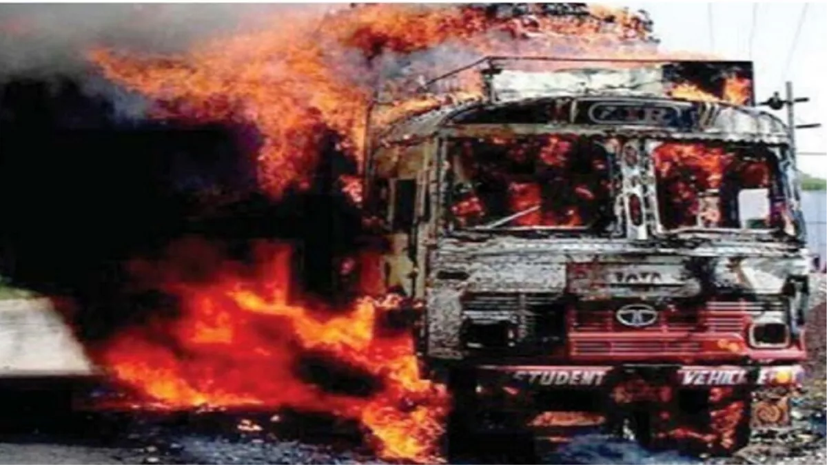 Maharashtra: डीजल टैंकर और ट्रक में जोरदार टक्कर के बाद लगी आग, 9 लोगों की जलकर मौत