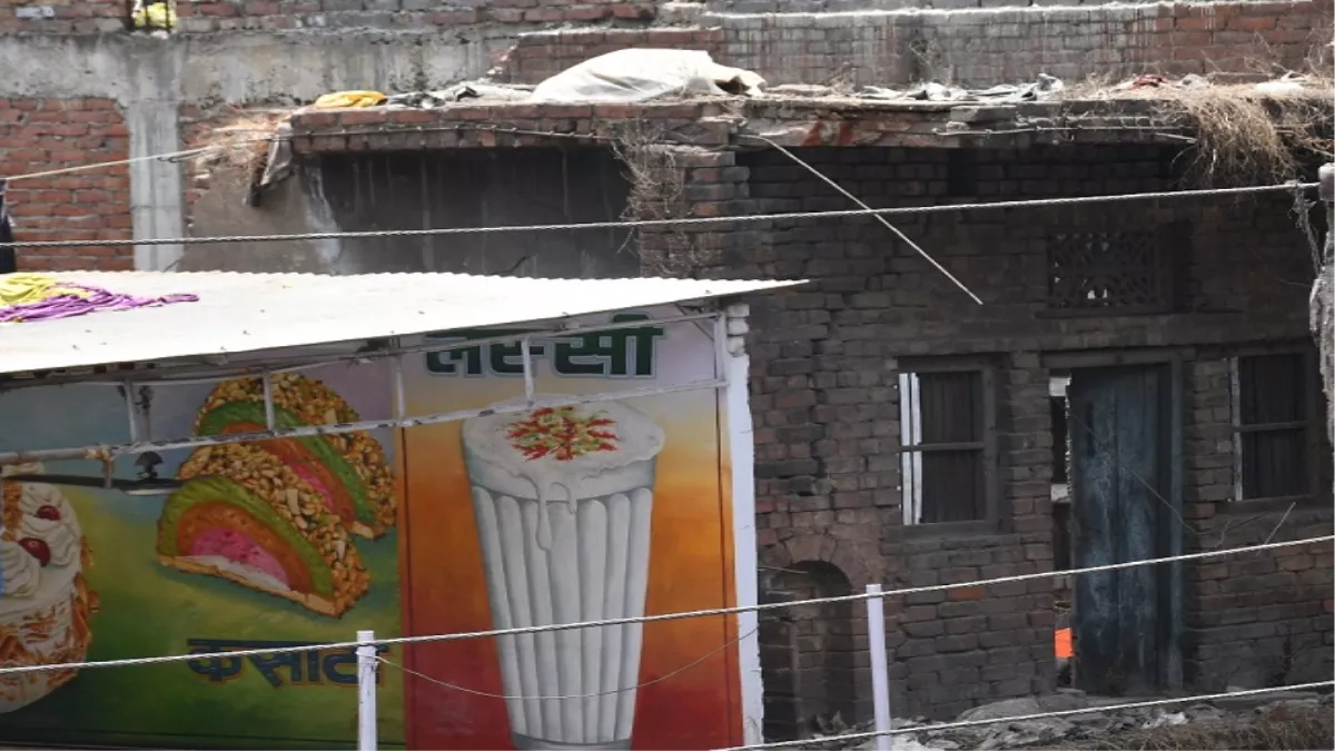 कानपुर : मंदिर की एक-एक ईंट निकाल बना दिया बाबा बिरयानी रेस्टोरेंट, चार दशक में मिटा दिया मंदिर का वजूद