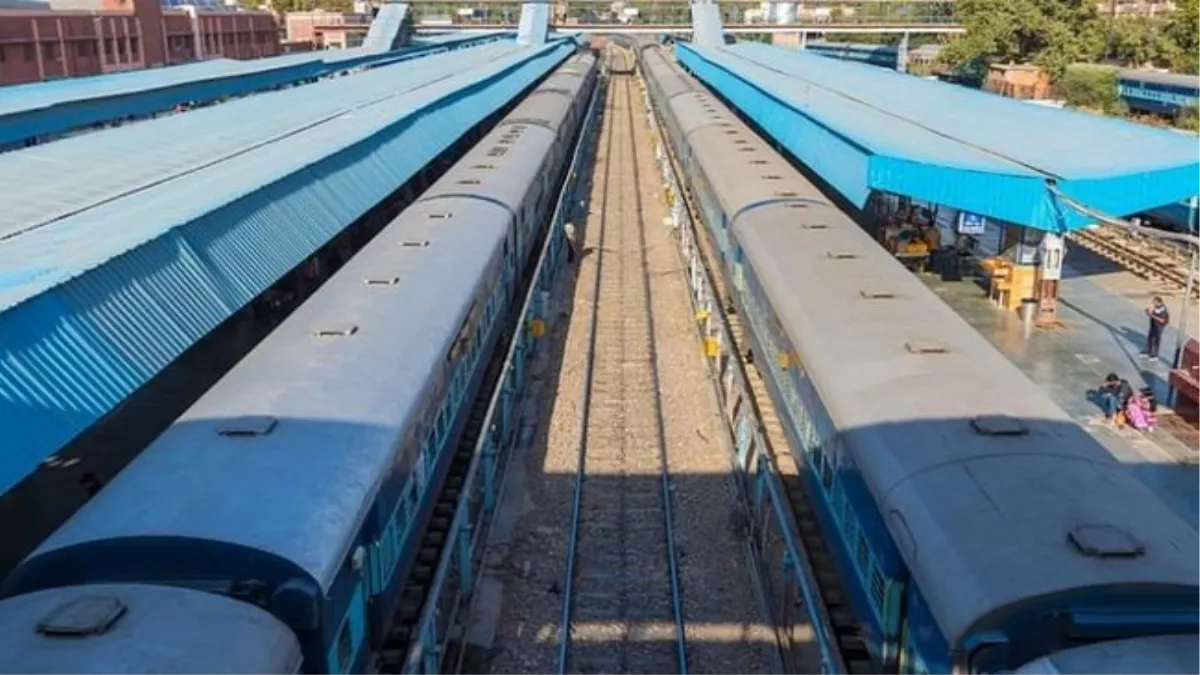 31 मई को ट्रेनें हो सकती हैं प्रभावित, सामूहिक अवकाश पर जाएंगे देश भर के 35 हजार रेलवे स्टेशन मास्टर