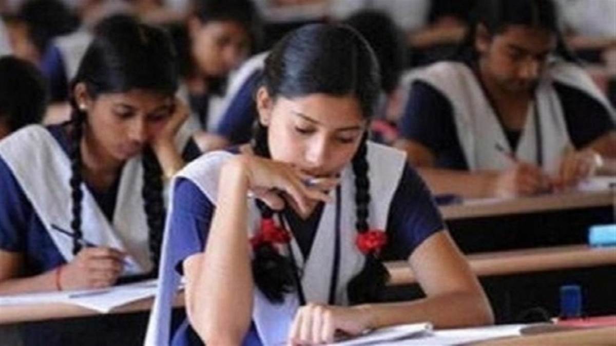 माध्यमिक शिक्षा मंत्री गुलाब देवी ने अध‍िकार‍ियों को ज‍िलों में जाकर माध्यमिक शिक्षा के कार्य जांचने के द‍िए न‍िर्देश