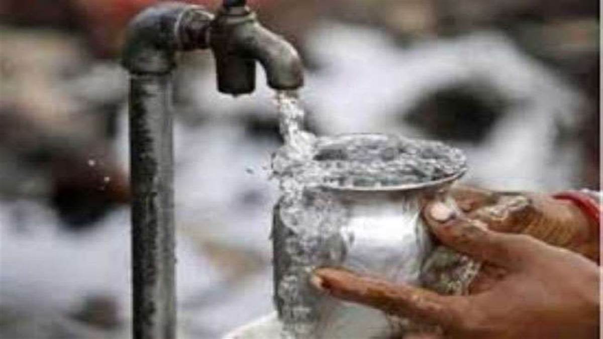 Saraikela Water crisis: दिन व दिन बढ़ती जा रही है पानी की समस्या।