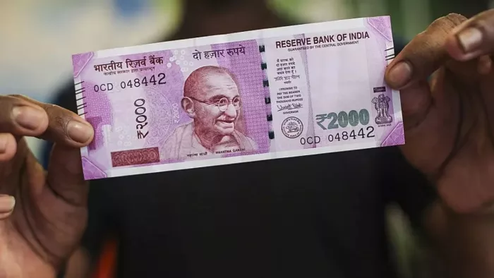 आरबीआइ ने बताया, इसलिए वापस लिए गए 2000 रुपये के नोट। फाइल फोटो।