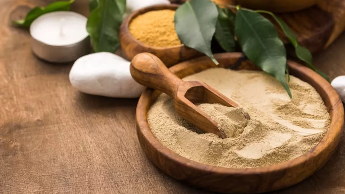 Herbal Bath Powder: गर्मियों में केमिकल बेस्ड साबुन को कहें बाय और अपनाएं ये हर्बल बाथ पाउडर