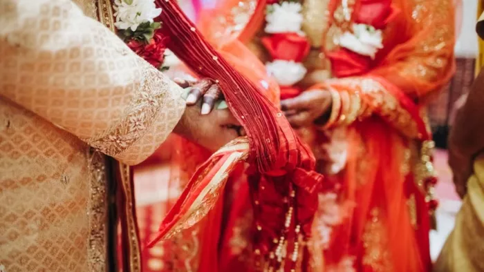 भारत में निभाई जाने वाली शादी की अजीबोगरीब परंपराएं, जो आपको कर देंगी हैरान