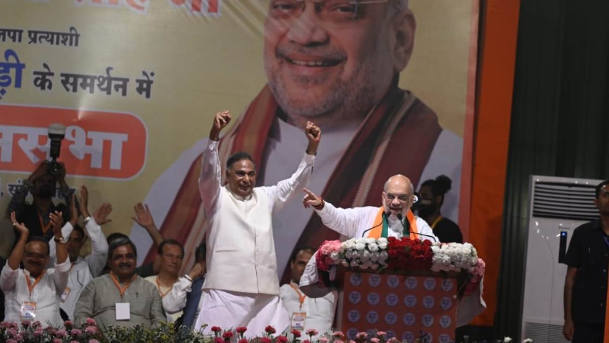 ncr those who were saying that if they become cm they will not take car or residence amit shah attack on kejriwal