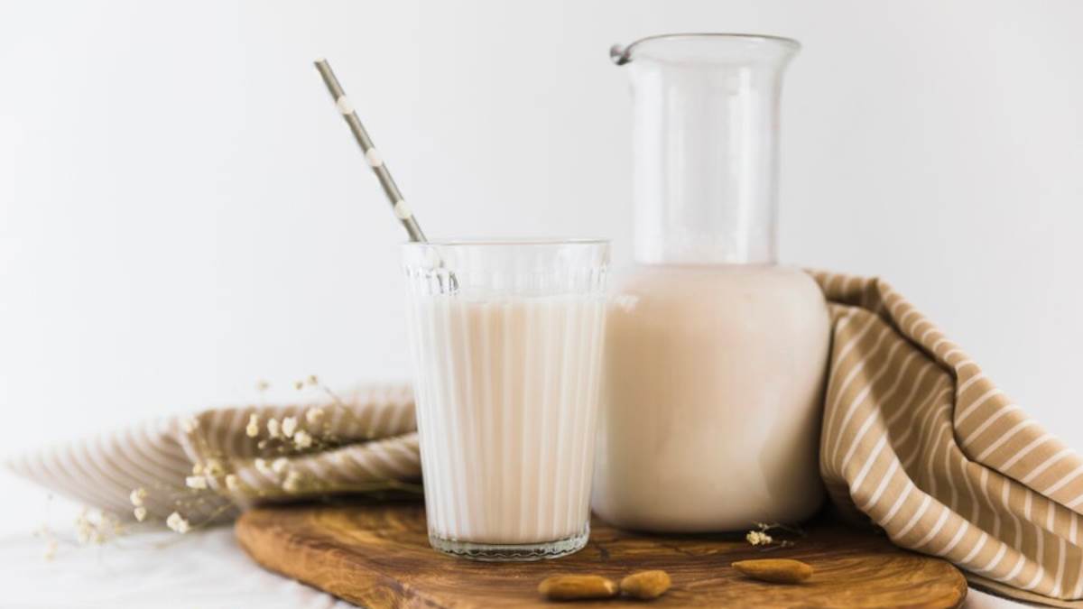 https://www.jagranimages.com/images/newimg/20052024/20_05_2024-glass_of_milk_23721374.jpg