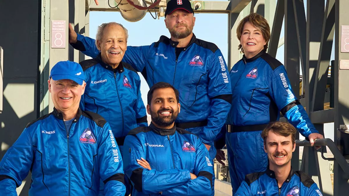 भारत के पहले अंतरिक्ष पर्यटक बने गोपी थोटाकुरा, ब्लू ओरिजिन कैप्सूल से छह लोगों ने की अंतरिक्ष की सैर