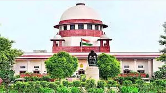 सुप्रीम कोर्ट में आज तीन नए आपराधिक कानूनों के खिलाफ दायर जनहित याचिका पर सुनवाई है।