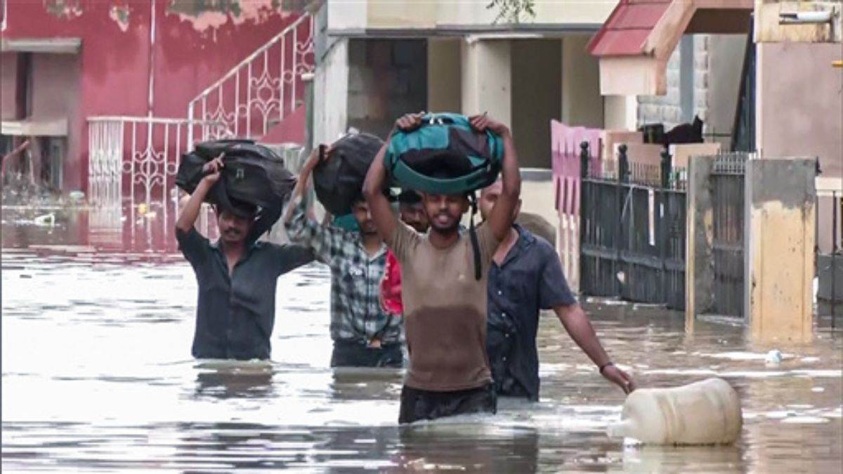 https://www.jagranimages.com/images/newimg/20052025/20_05_2025-bengaluu_rainfall_23941843.jpg
