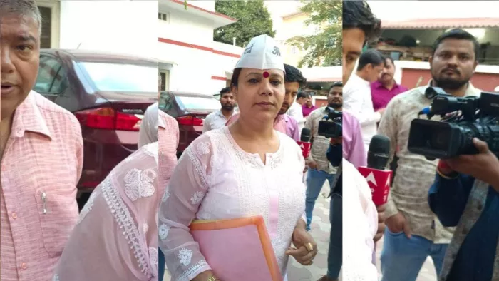 दिल्ली की एकमात्र किन्नर पार्षद बॉबी ने आम आदमी पार्टी का साथ छोड़ दिया। फाइल फोटो