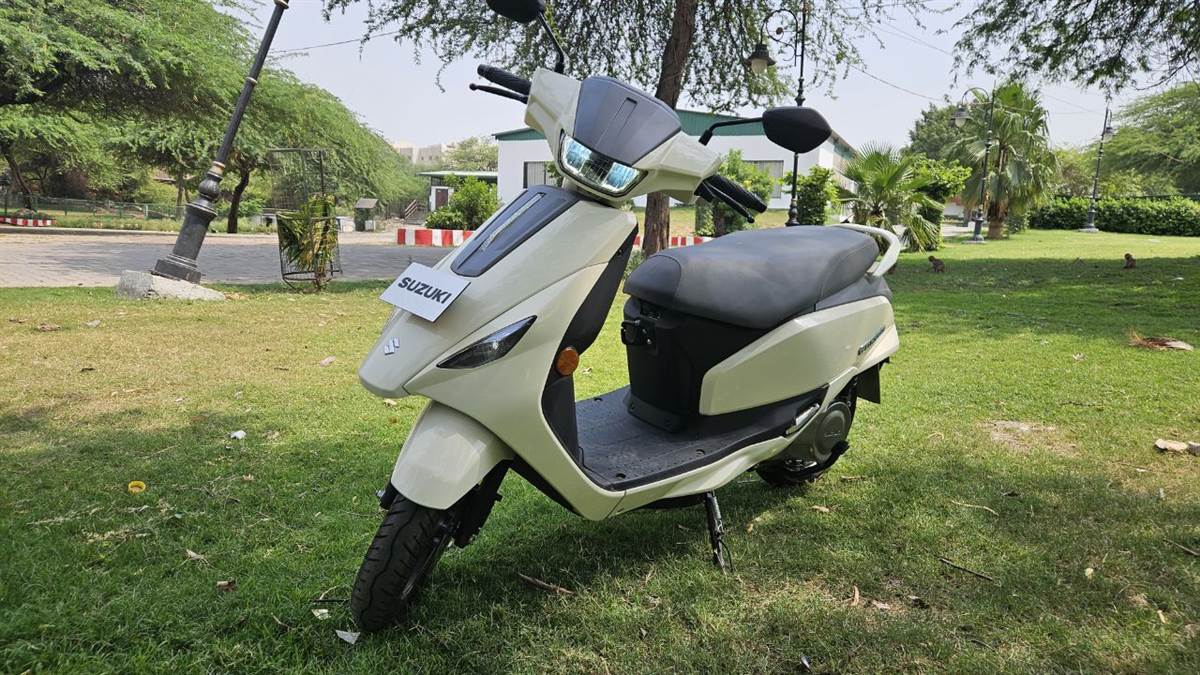 https://www.jagranimages.com/images/newimg/20052025/20_05_2025-suzuki_e_access_01740_23942140.jpg