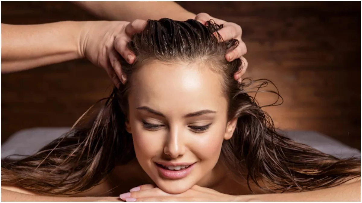 Hair Oil Massage Benefits: रोज़ाना करें तेल से बालों की मालिश, मिलेंगे इतने  सारे फायदे - Hair Oil Massage Benefits You Must Know About balo ke liye tel  malish kyon hai zaroori