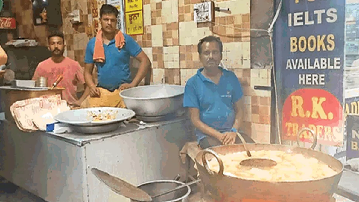 Punjab Street Food: बिना प्याज की कचौरी का लीजिए स्वाद, पटियाला में साधू राम की कचाैरी के पंजाबी मुरीद