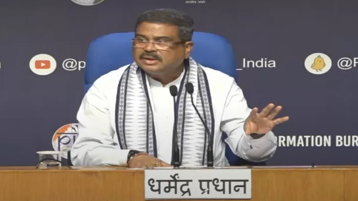 नीट पेपर लीक मामले में प्रेस कॉन्फ्रेंस करते हुए केंद्रीय शिक्षा मंत्री धर्मेंद्र प्रधान। फोटो- PIB।