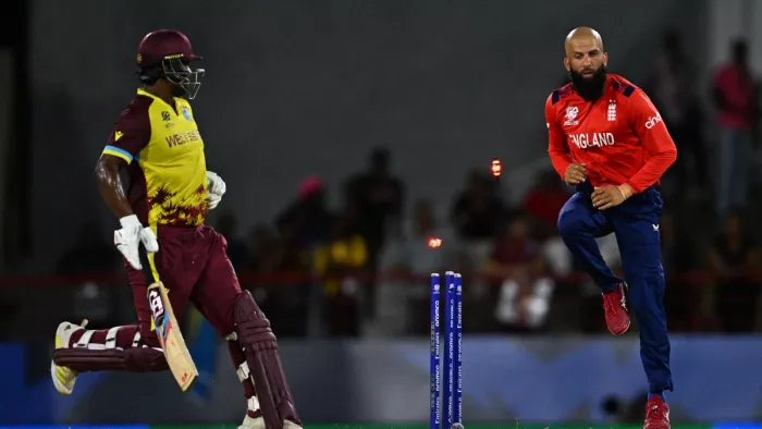 Moeen Ali ने टी20 अंतरराष्ट्रीय क्रिकेट में हासिल की 50वीं सफलता।