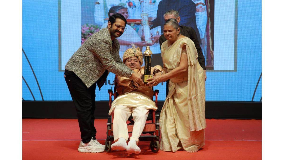 https://www.jagranimages.com/images/newimg/20062025/20_06_2025-ahemdabad_guru_23969104.jpg