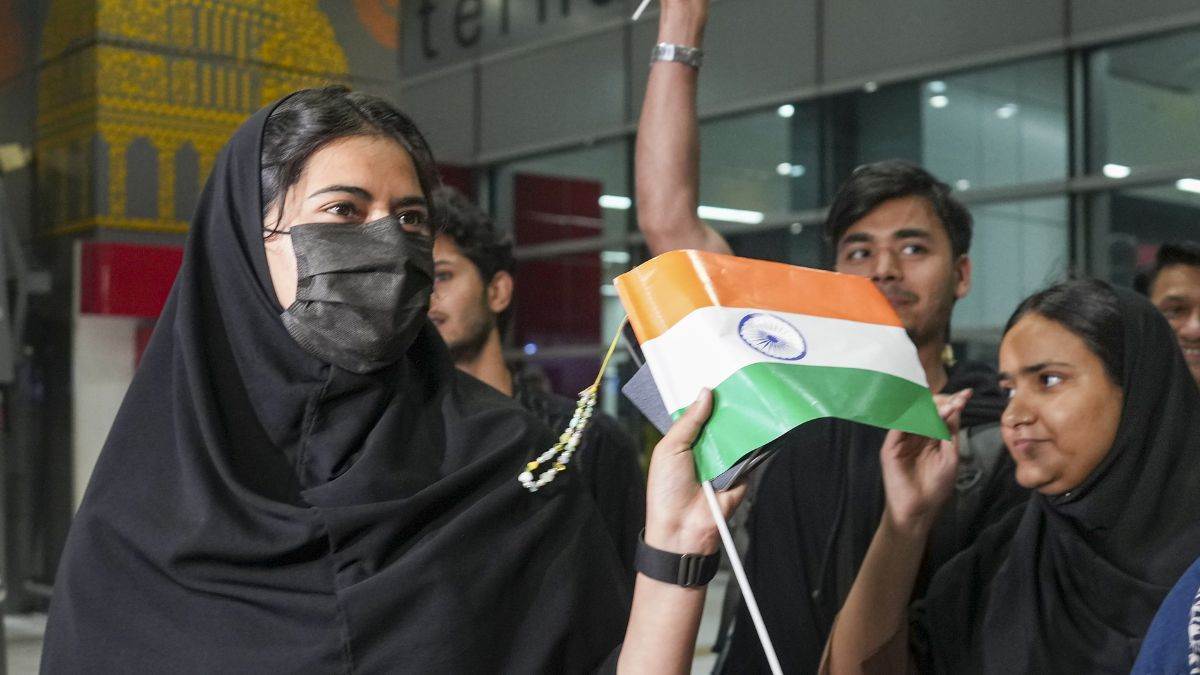 https://www.jagranimages.com/images/newimg/20062025/20_06_2025-indian_student_in_iran_23969017.jpg