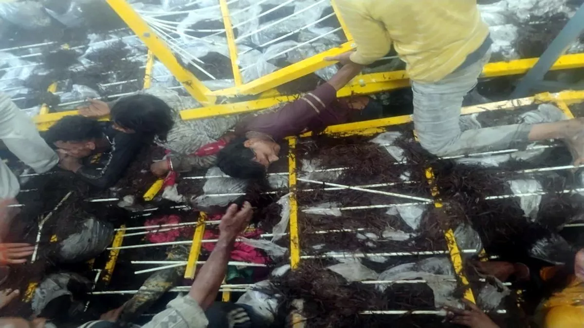मशरूम प्लांट में रैक गिरने से 13 मजदूर दबे, एक की मौत; SDRF और पुलिस ने ग्रामीणों के साथ मिलकर चलाया राहत कार्य