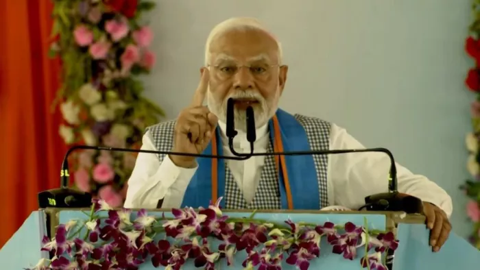 सिवान पहुंचें पीएम नरेंद्र मोदी। (फोटो एएनआई)