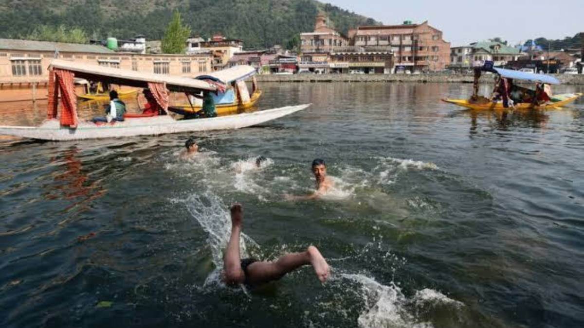 https://www.jagranimages.com/images/newimg/20062025/20_06_2025-srinagar_summer_23968541.jpg
