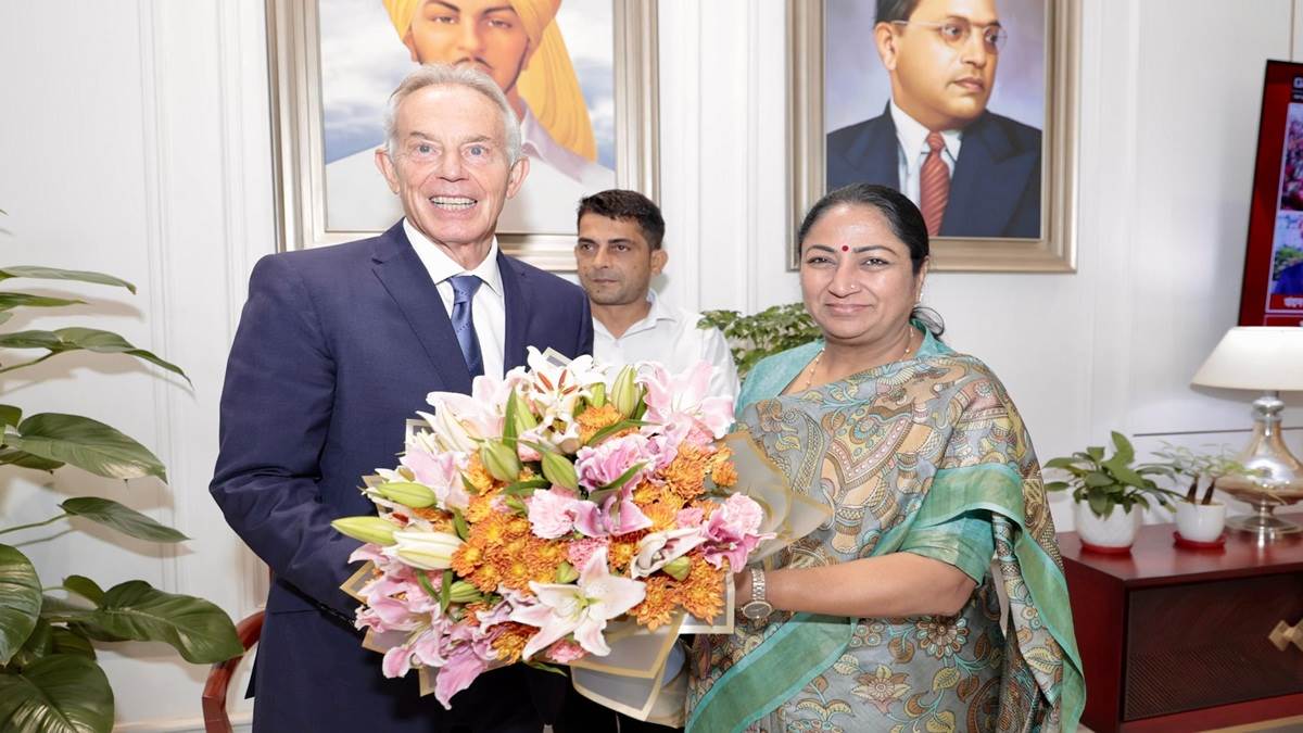 https://www.jagranimages.com/images/newimg/20062025/20_06_2025-tony_blair_and_rekha_gupta_23968662.jpg