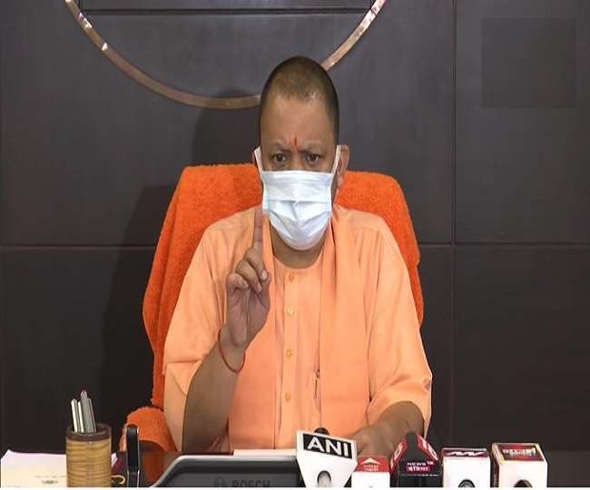 सीएम योगी आदित्यनाथ ने लोक भवन में मीडिया को संबोधित किया