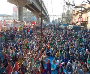 पहले काेरोना और अब किसान आंदोलन के कारण बड़े प्रोजेक्&zwj;ट रुके हुए हैं