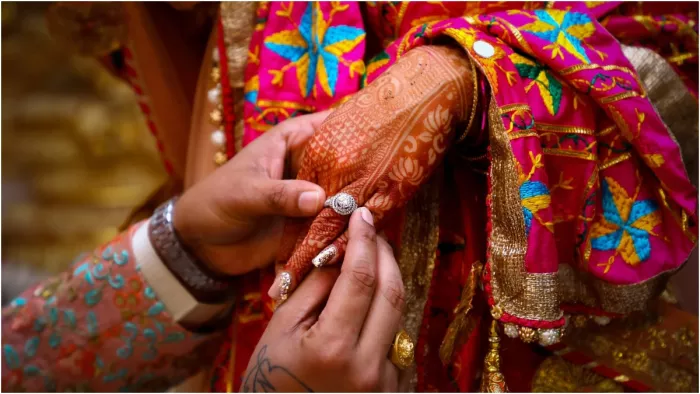 Stages Of Married Life: शादी की वो 5 स्टेजेस जिनके बारे में हर शादीशुदा कपल को ज़रूर पता होना चाहिए!