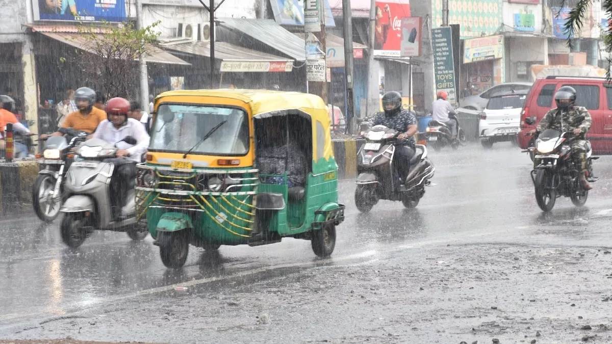 Weather Forecast Kanpur बदल रहा मौसम, कानपुर मंडल में आज दोपहर बाद