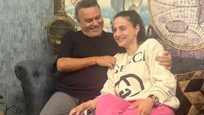 Gadar 2 Actress Ameesha Patel Shares Photo With Director Anil Sharma After Slamming Him for Non Payment/Instagram