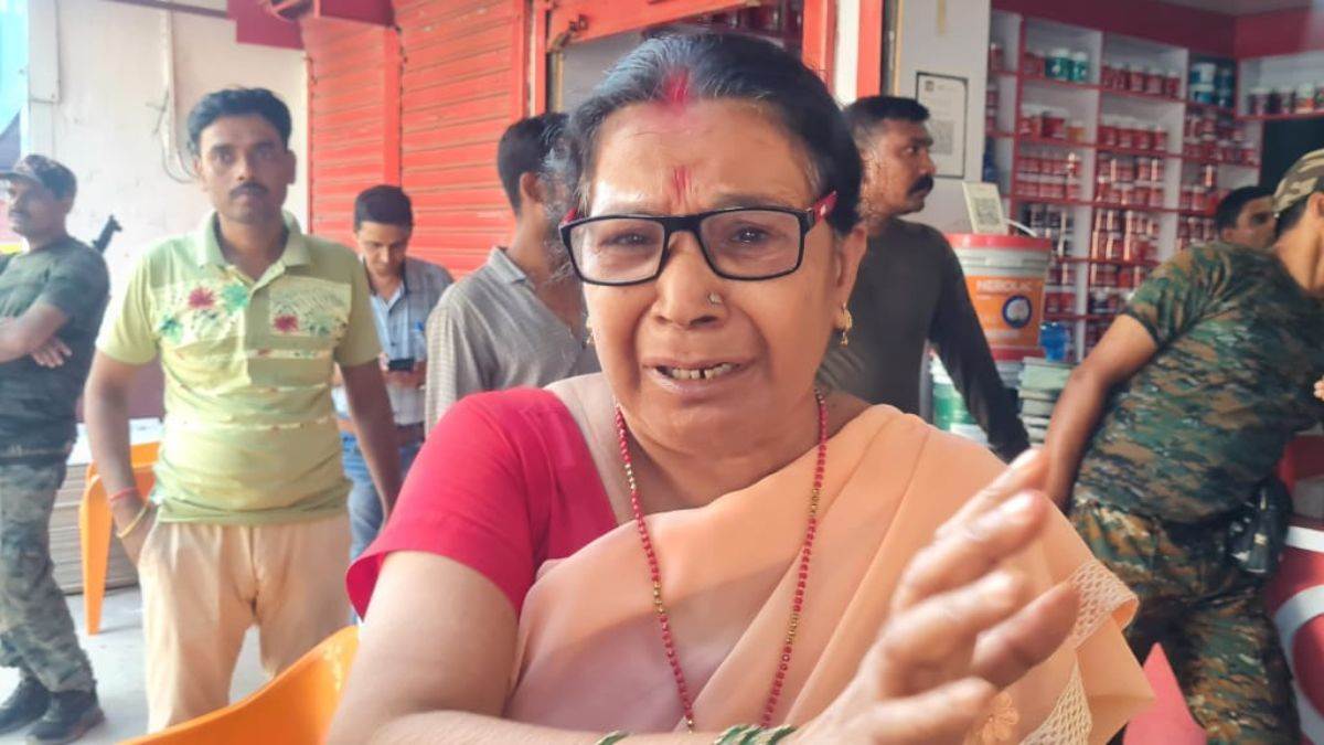 jamui robbery case rs 5 lakh extorted from retired teachers wife