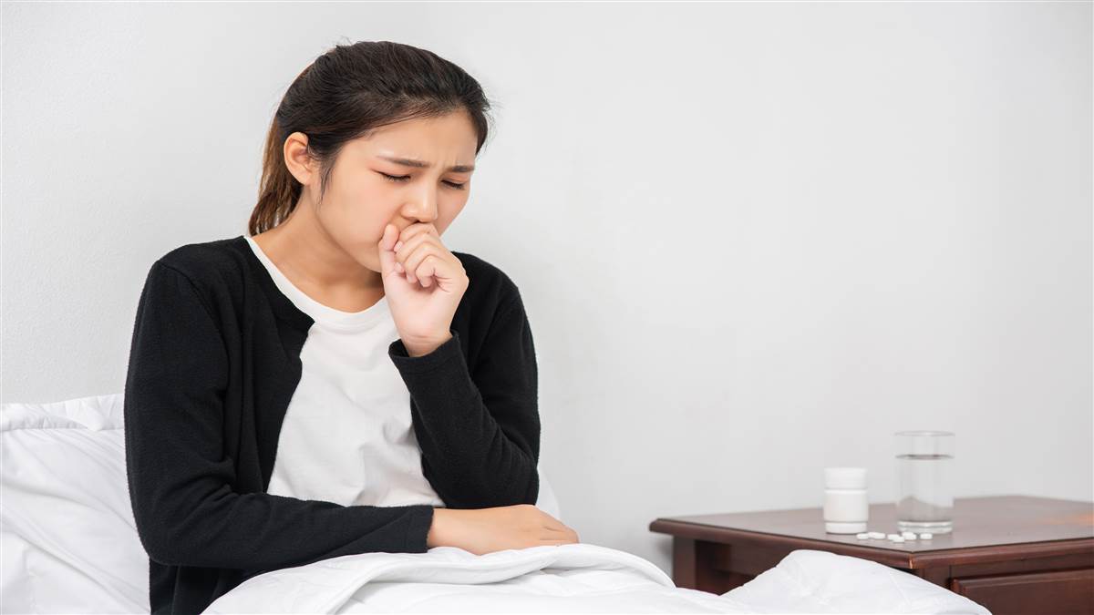 https://www.jagranimages.com/images/newimg/20072023/20_07_2023-woman-coughed-covered-her-mouth-with-her-hand-sat-bed_23476130.jpg