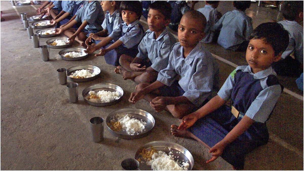 https://www.jagranimages.com/images/newimg/20072024/20_07_2024-egg_student_karnatka_23762049.jpg