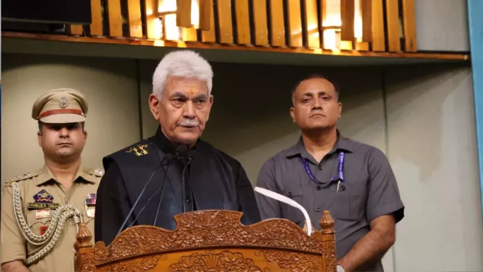 JK News: एलजी मनोज सिन्हा बोले- आतंकियों का करेंगे समूल नष्ट।