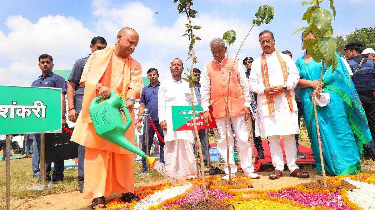 cm yogi inaugurated the 36 50 crore plantation campaign planted a harishankari tree on banks of kukrail river