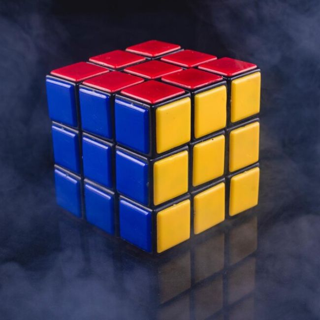 खेलने के लिए नहीं, बल्कि पढ़ाने के लिए बनाया गया था Rubik’s Cube, 50 ...