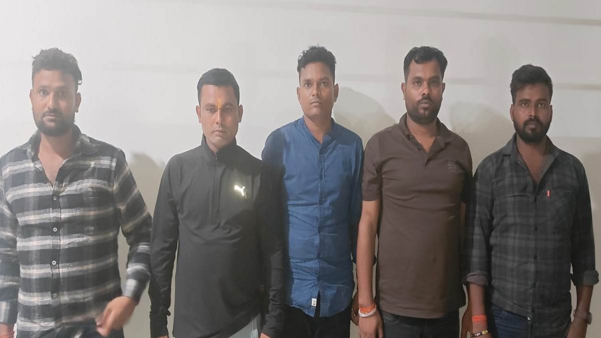 https://www.jagranimages.com/images/newimg/20072025/20_07_2025-atm_swipe_gang_dainik_jagran_23989556.jpg