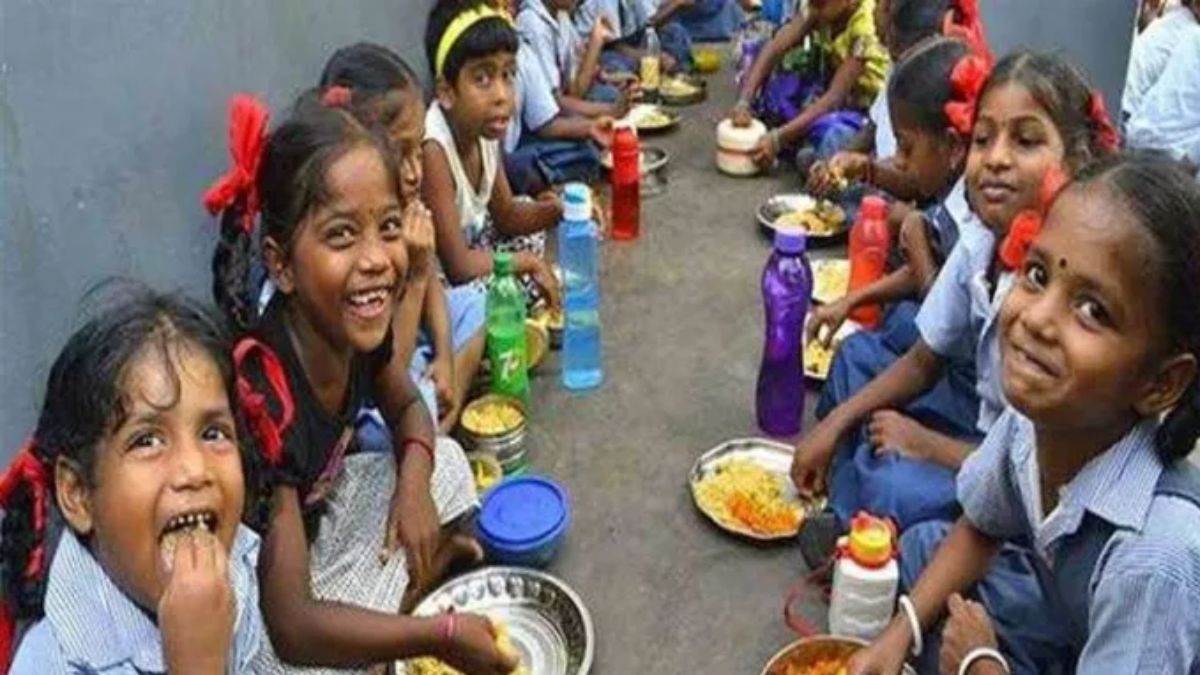 https://www.jagranimages.com/images/newimg/20072025/20_07_2025-middaymeal_23989292_11565939.jpg