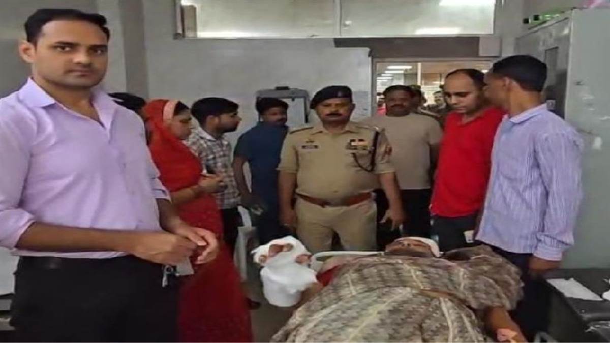 https://www.jagranimages.com/images/newimg/20072025/20_07_2025-robbery_in_orai__23989649.jpg