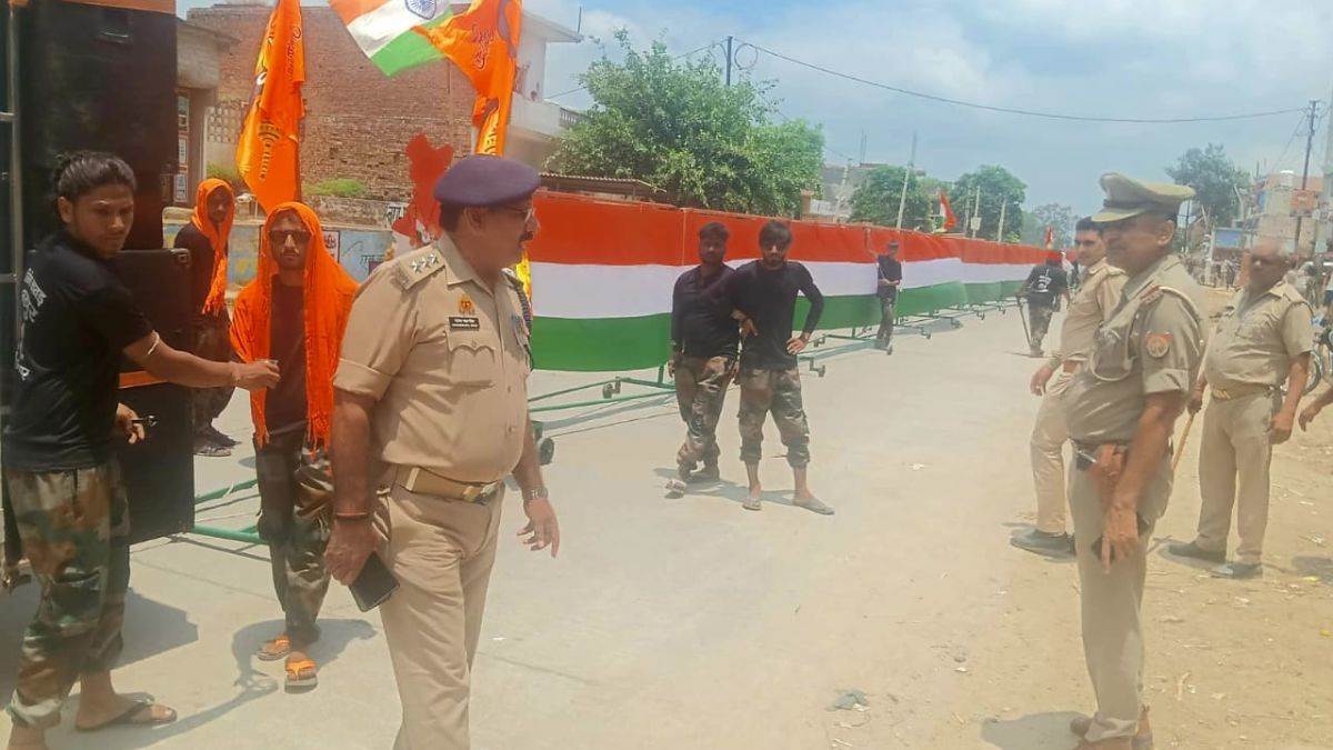 https://www.jagranimages.com/images/newimg/20072025/20_07_2025-tiranga_kanwar_muza_23989440.jpg