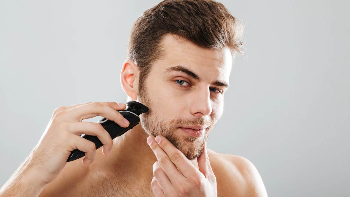 https://www.jagranimages.com/images/newimg/20082022/20_08_2022-how_to_use_electric_razor_f_22994678.jpg
