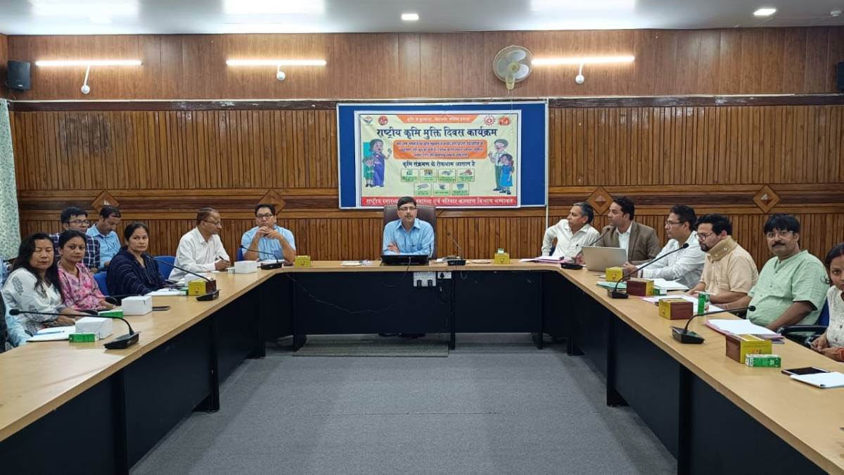 administration alert about dengue and diseases dm holds meeting with officials of various departments gave these instructions