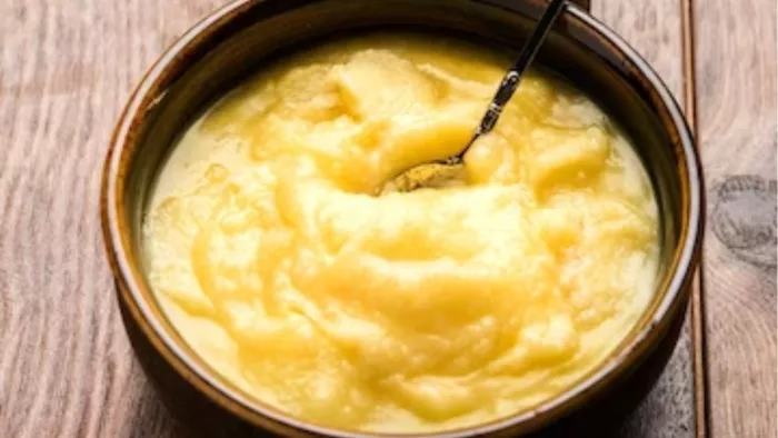 Ghee For Skin: ग्लोइंग स्किन के लिए इन तरीकों से चेहरे पर लगाएं घी