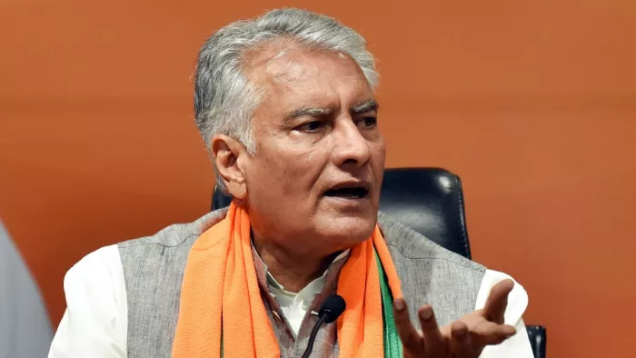 शिक्षा मंत्री को सांप काटने पर BJP के सुनील जाखड़ का तंज, कहा- राजनीति सांप सीढ़ी का खेल, सावधान रहें