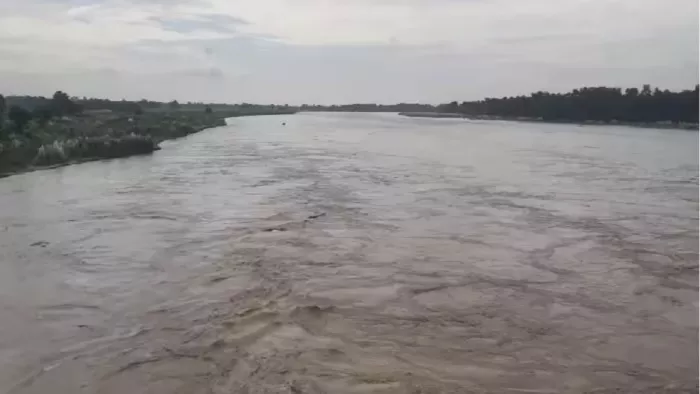 सीमावर्ती क्षेत्रों में उफान पर नदियां। (सांकेतिक फोटो)