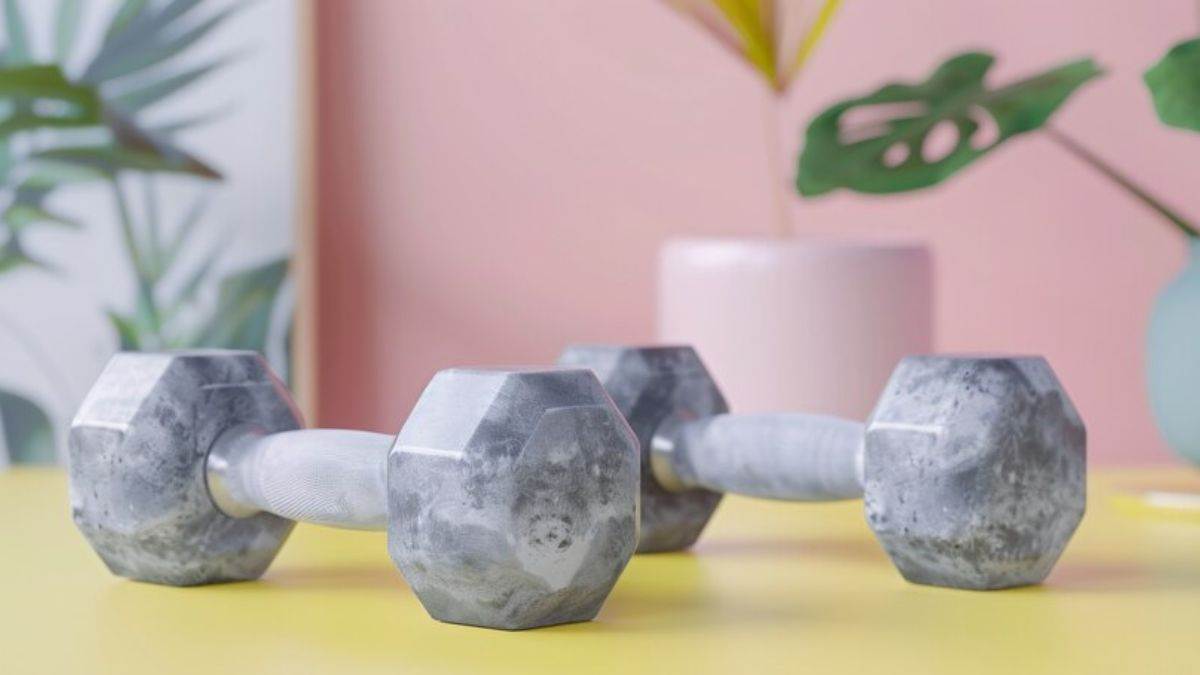 अब जिम नहीं घर पर होगा वेट लॉस! आज ही घर ले आइए बेस्ट क्वालिटी वाले ये Dumbbells Set
