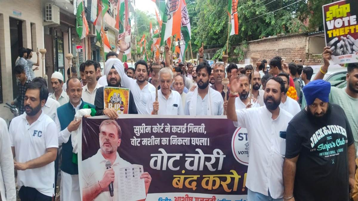 the bitterness of the lok sabha elections has not subsided yet there are still two factions in congress bansal vs lucky