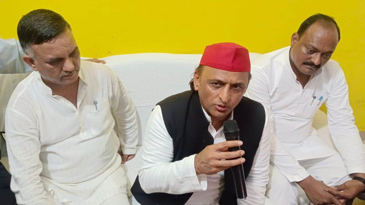 akhilesh yadav slams bjp in firozabad election commission inflation farmer issues